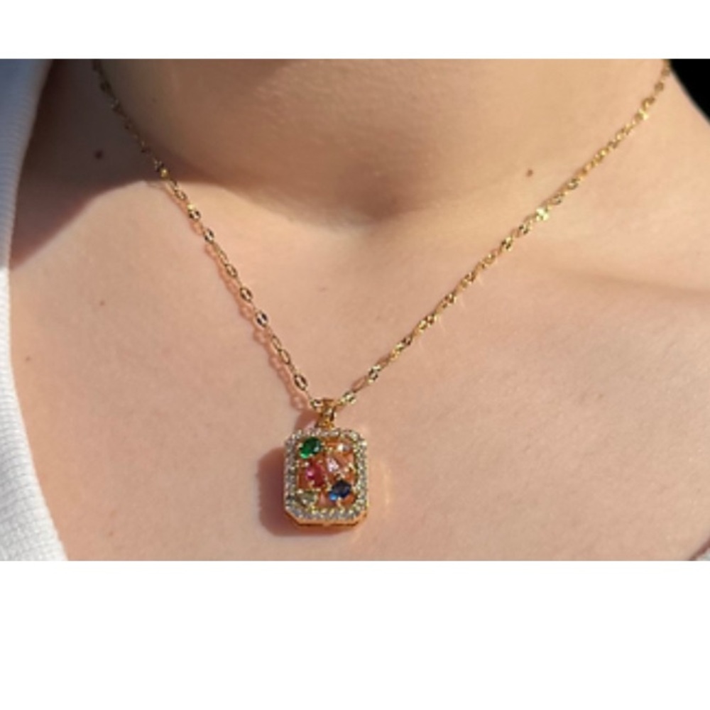 NWT colorful necklace triple plated in 18k gold - waterproof - hypoallergenic